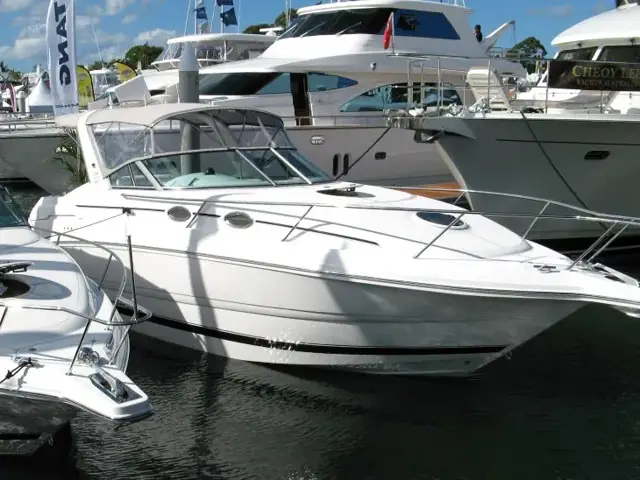 Boat with heat-formed acrylic windscreens installed