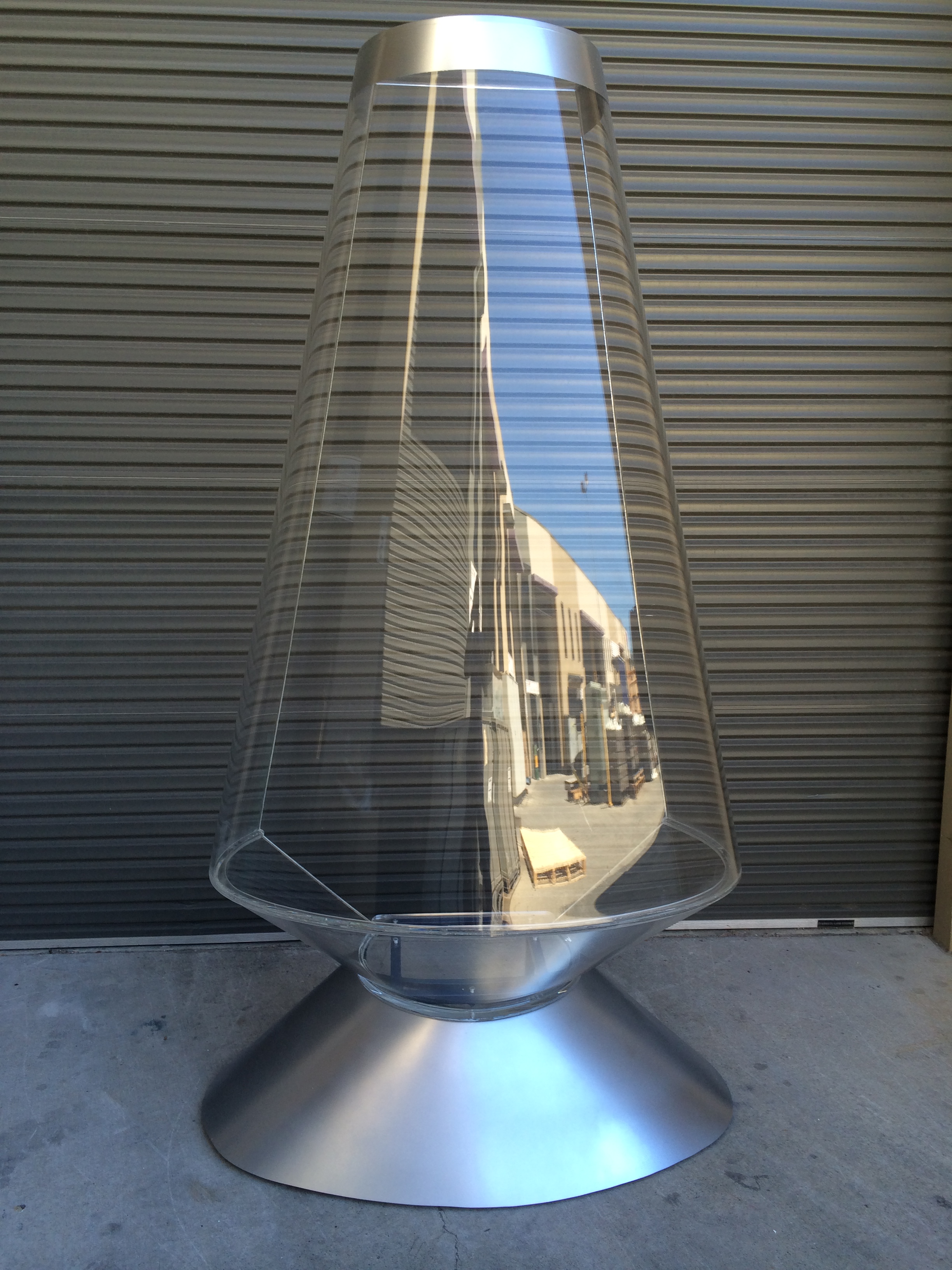 Acrylic cylinder mirror display